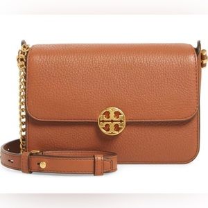 Tory Burch Chelsea Leather Crossbody Bag in classic Tan